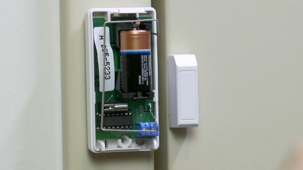 answered your burning questions about alarm system batteries 1024x576 answered your burning questions about alarm system batteries 1024x576